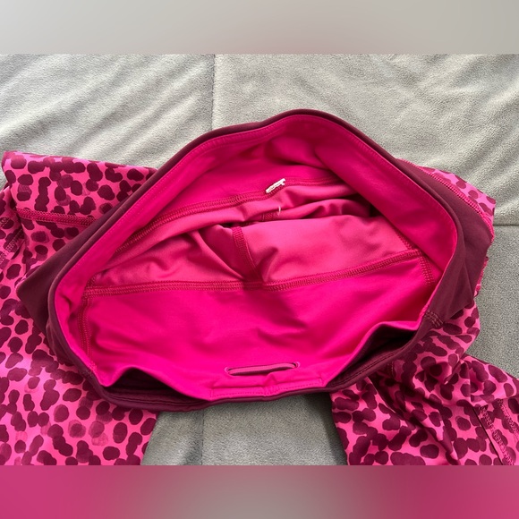 Lululemon 15” Run: Top Speed Crop Pink/Bergundy Polka Dot Print Leggings Size 4 - Picture 7 of 12